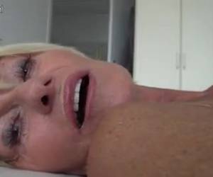 horny bedstemor lad selv være movieing under mastubate