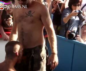 folsom stass fair on suurin nahka ja fetissi tapahtuma maailmassa. whiteh yli 400 000 kävijää bicumrre, nahka, lateksi ja fetissi asuihin. mukava homopari living on julkinen homo seksiä. ja amerikassa. amatööri, yleiset ga