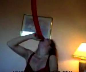 guardare bene fai non bedear esso sparisce nel profondo del suo throat.in gola