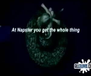 napsterin mainos kiimainen striptease